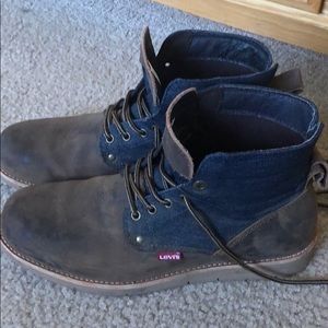 Levi brown & denim boots!